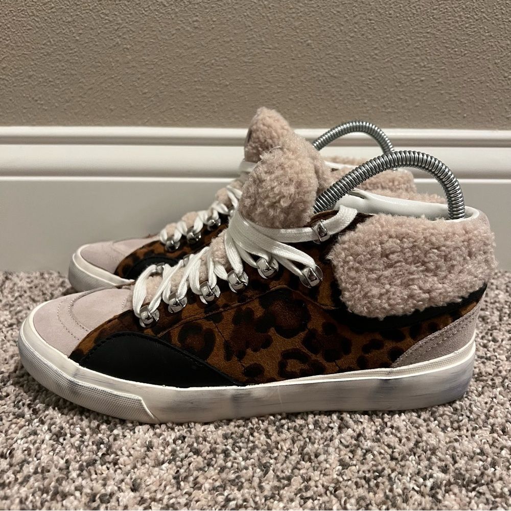Marc Fisher merlin Sherpa Women’s Sneakers Size 7 Leopard distressed